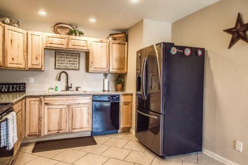 Hill Country Getaway Br 2230b