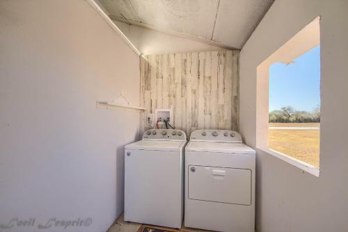 Hill Country Getaway Br 2230b