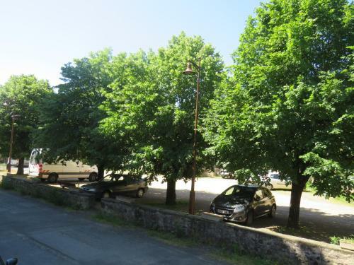 Chez Bernard Et Mich�le