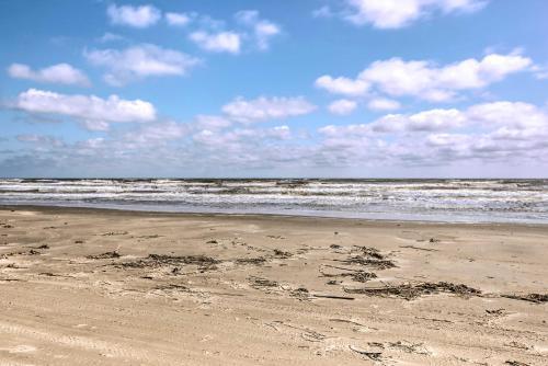 Apartamento Galveston Getaway Across From 61st St Pier!