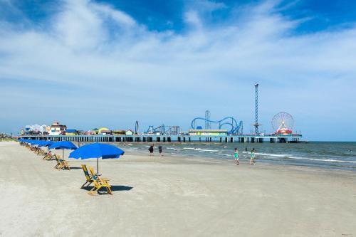 Royally Beachy