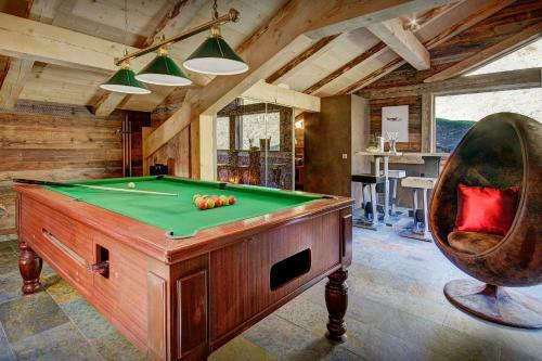 Chalet Les Br�vins - Ovo Network