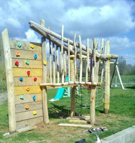 Charmant G�te/jacuzzi Au Bord De L?eau