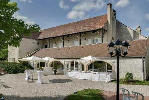 Hostal Carre Saint Pierre & Restaurant