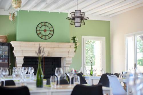 Hostal Carre Saint Pierre & Restaurant