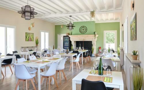 Hostal Carre Saint Pierre & Restaurant