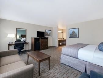 Hotel Baymont Inn & Suites