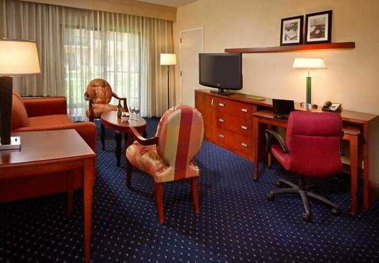 Hotel Courtyard Raleigh Cary