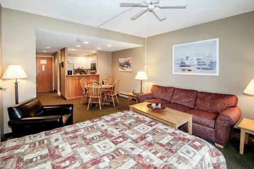 Hotel Rivergreen Resort