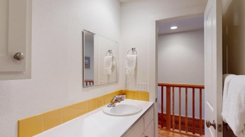 Tc203- Bron's Beach Shack Townhouse
