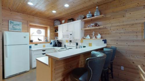 Tc203- Bron's Beach Shack Townhouse