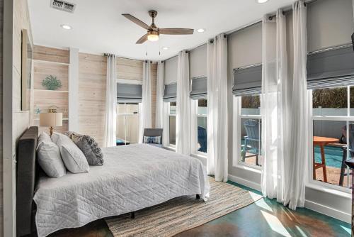Bb614- Nauti Beach Formally Pickled Parrot Home