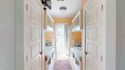 Fd185- Peachy Pelican Home