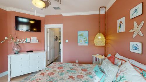 Fd185- Peachy Pelican Home