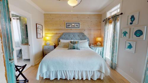 Fd185- Peachy Pelican Home