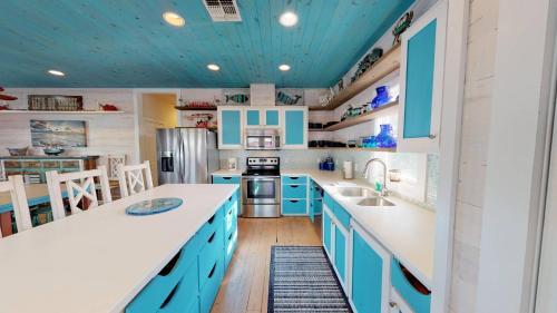Ov30- Salt Life Home