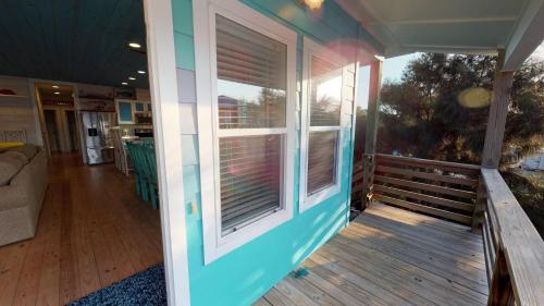 Ov30- Salt Life Home