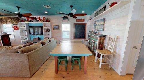 Ov30- Salt Life Home