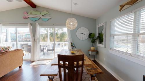 Sb519- A Big Nauti Home