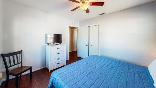 322avea- Pups In Paradise Home
