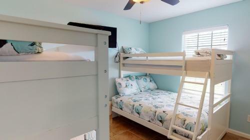 Cw403- Chloe's Way 403 Home