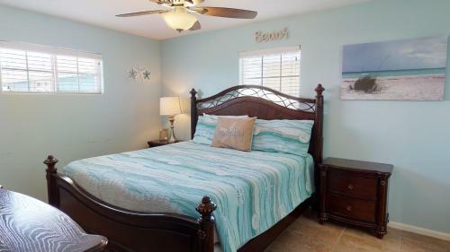 Cw403- Chloe's Way 403 Home