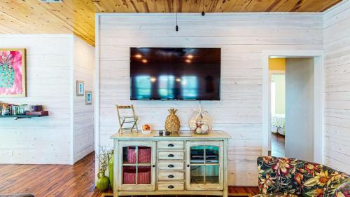 Ov2- Hula Girl House Home