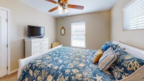 Gb103- Pink Pelican Home