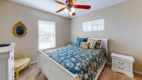 Gb103- Pink Pelican Home
