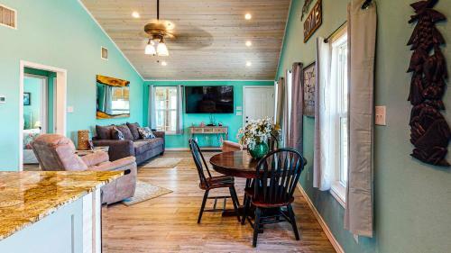 Gu321 Vacation Station Home