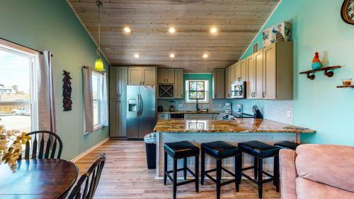 Gu321 Vacation Station Home