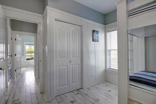Coastal Hideaway 230 Be