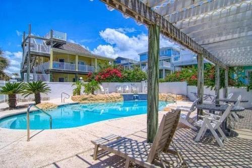 Spc2054- Deck Dynasty Home