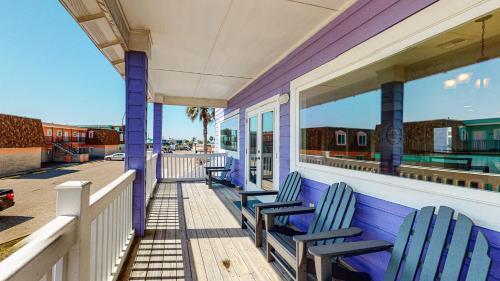 Spc2054- Deck Dynasty Home