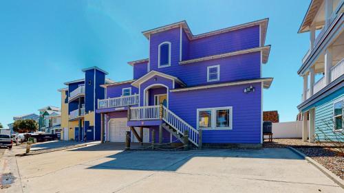 Spc2054- Deck Dynasty Home