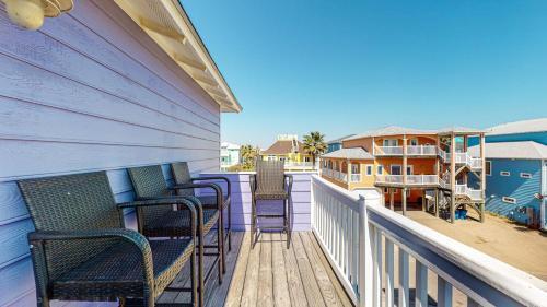 Spc2054- Deck Dynasty Home