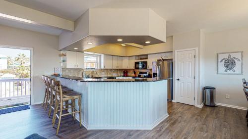 Spc2054- Deck Dynasty Home