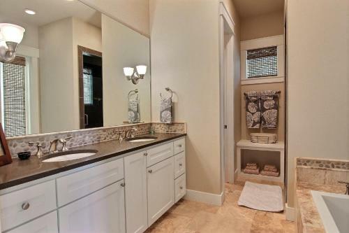 Sea Star 104 St