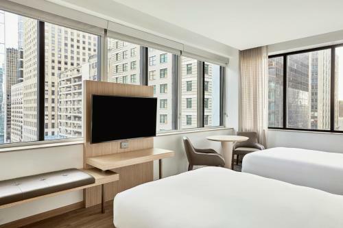 AC Hotel By Marriott Houston Downtown