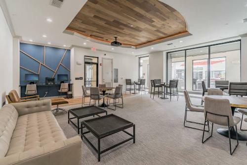 Apartamento Spacious Getaway In Central Location + Pool