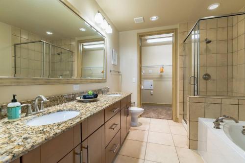 Apartamento Spacious Getaway In Central Location + Pool