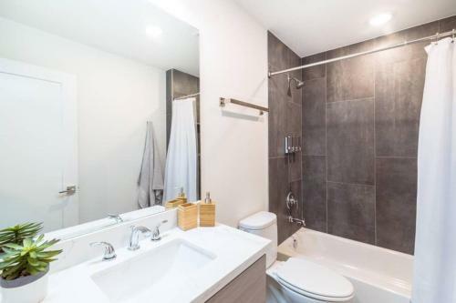 East Downtown Modern Luxury Retreat