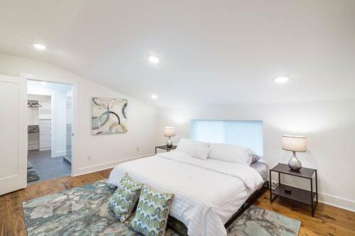 East Downtown Modern Luxury Retreat