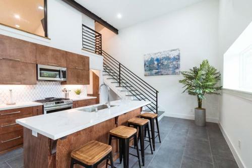 East Downtown Modern Luxury Retreat