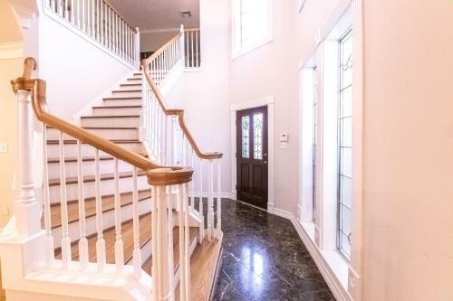 River Oaks - 4 Bedrooms / 3700 Sqft