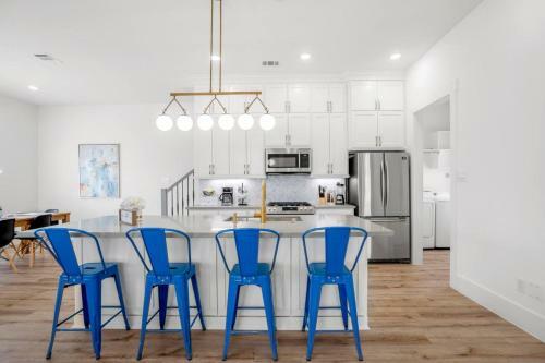 Cloud9 Super-luxe At East Downtown