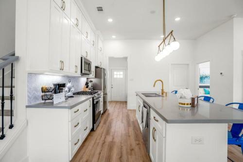 Cloud9 Super-luxe At East Downtown