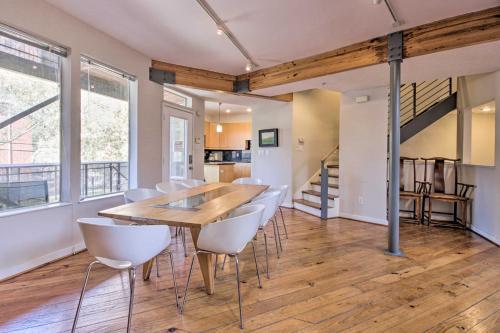 Chic Abode With City Views, 2 Mi To Museum Park