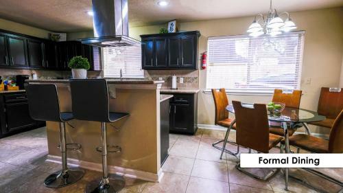 Pool House, 20 Minutes From Dt 4bdr For 10 Guests - Winkleman