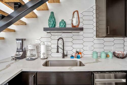 Quantum Tiny Loft At East End Revitalized